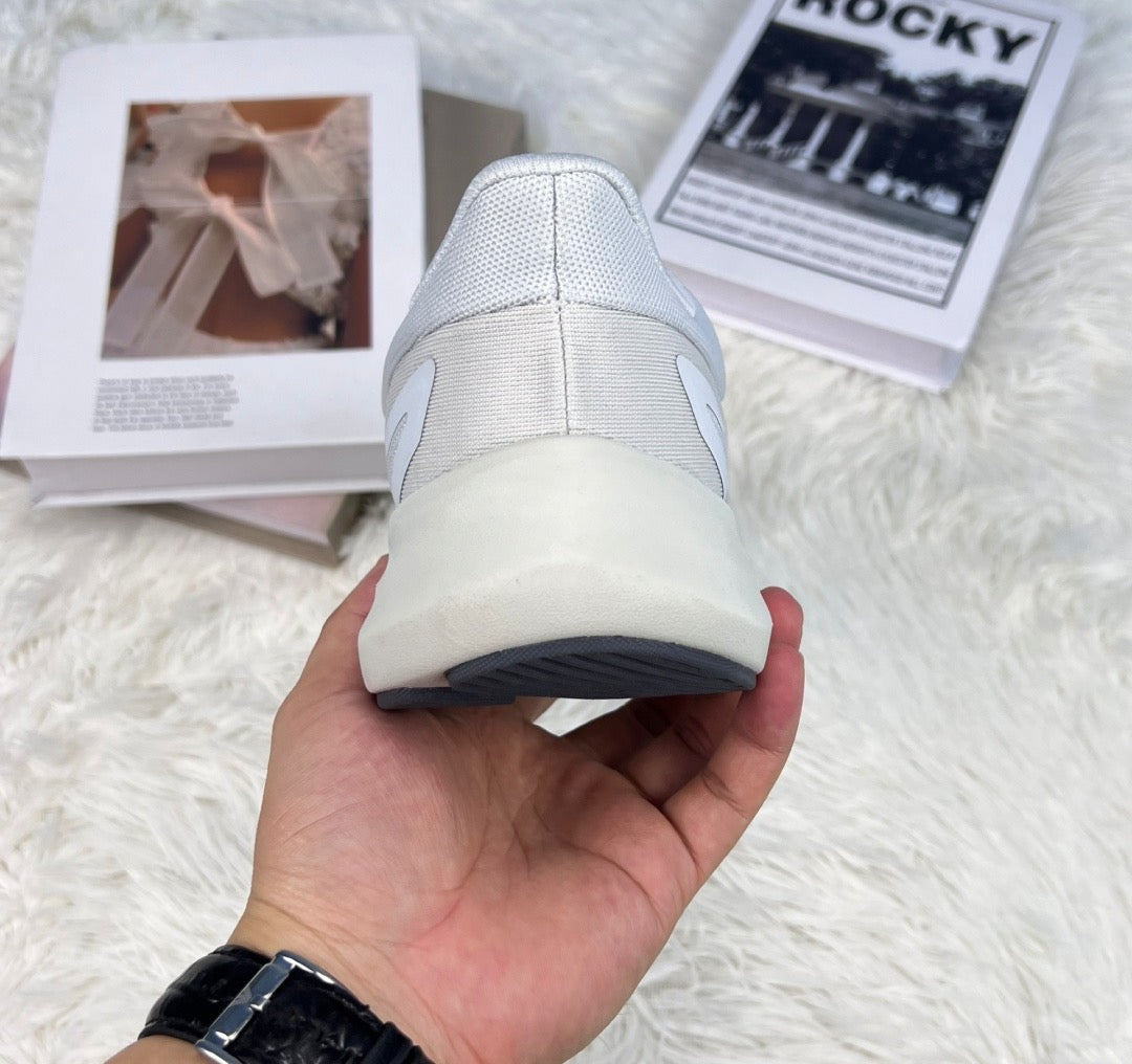 Zenith Luxe: Ultimate Comfort Leather Sneaker