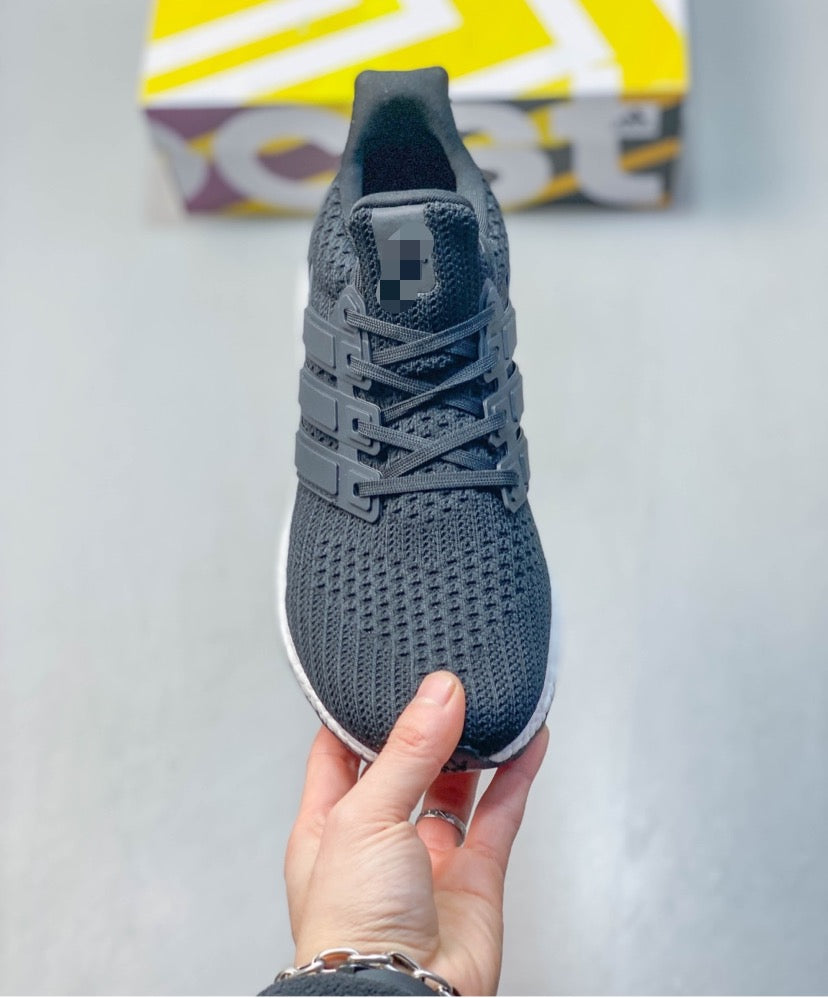 Metropolis Shine: Technical Silver Runner - Chrome Grey