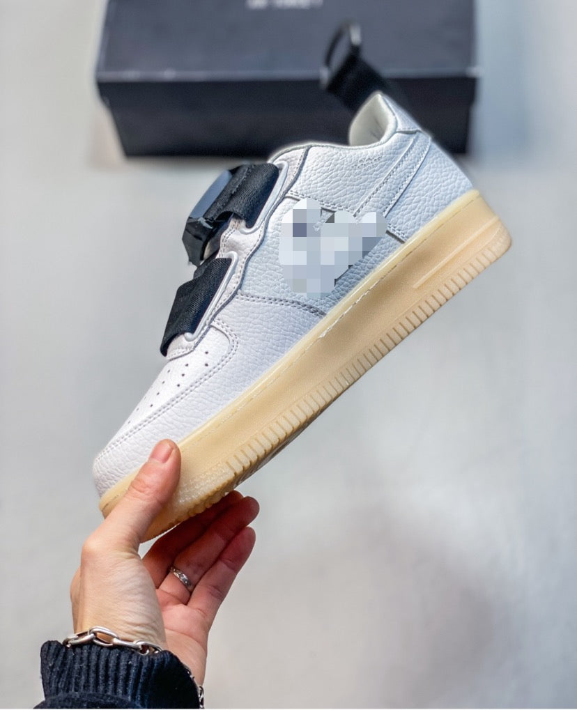 Ivory Horizon: Classic Cream Leather Sneaker