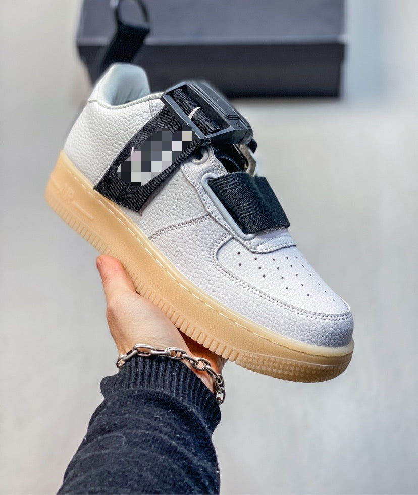 Ivory Horizon: Classic Cream Leather Sneaker