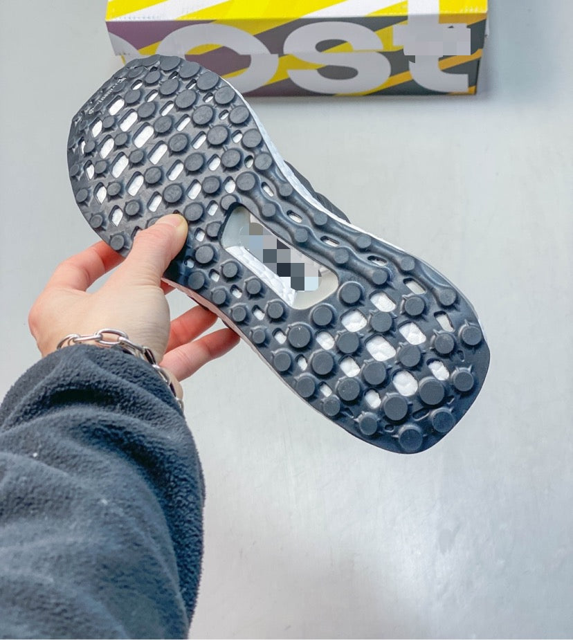 Metropolis Shine: Technical Silver Runner - Chrome Grey